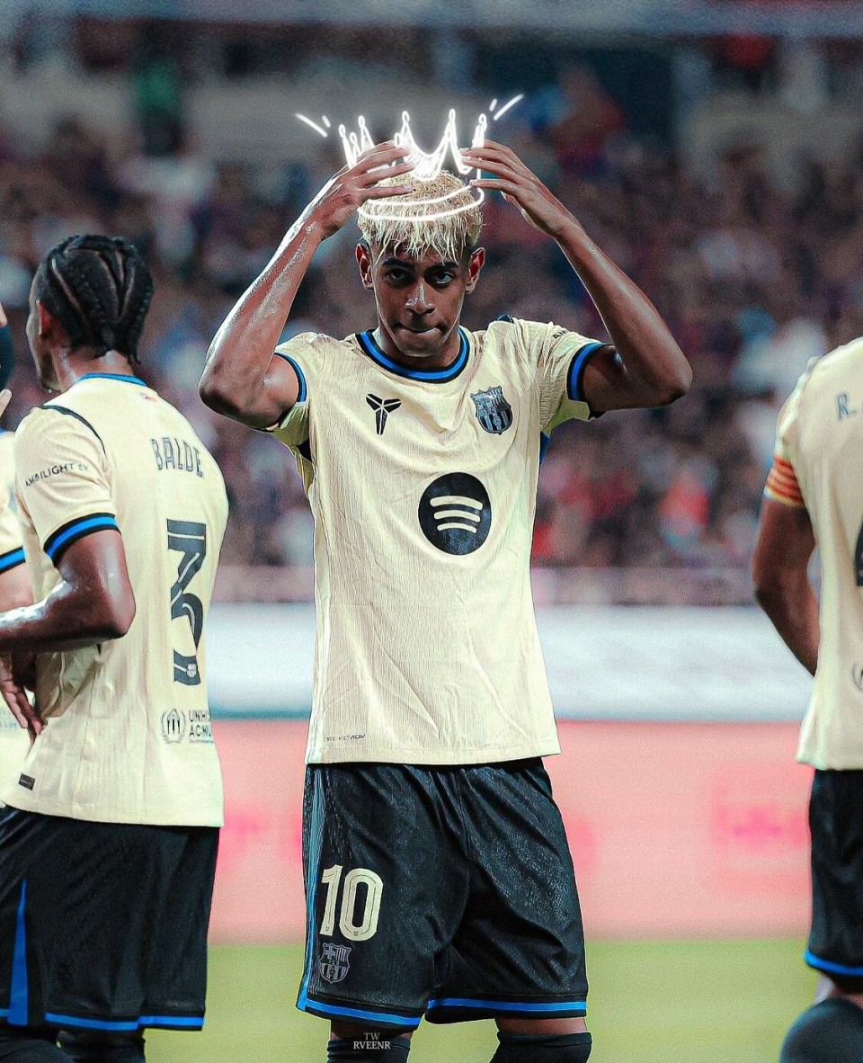 LPL主持余霜晒欧洲杯返图：这男主剧本给卢卡库拿到了！